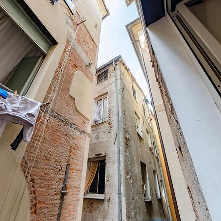 Castelli'S Apartments Campo 9 Genoa Bagian luar foto